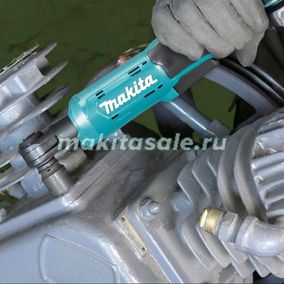 Аккумуляторный угловой гайковерт Makita WR100DZ