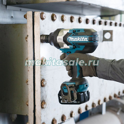 Аккумуляторный ударный гайковерт Makita DTW1004Z