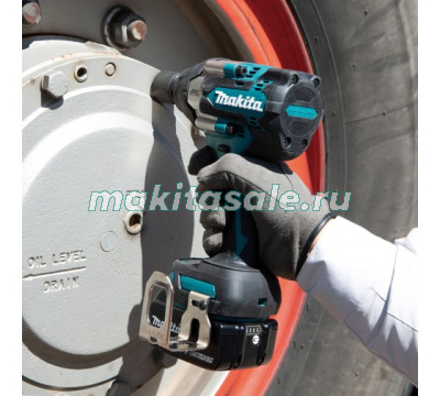 Аккумуляторный ударный гайковерт Makita DTW700RT1J