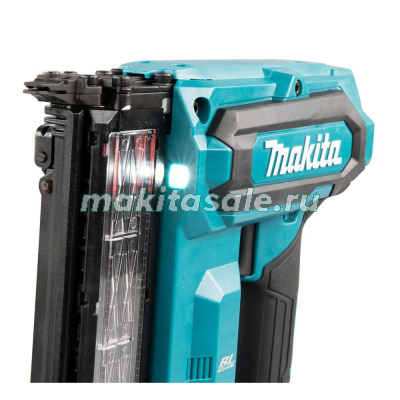 Аккумуляторный гвоздезабиватель XGT Makita FN001GZ