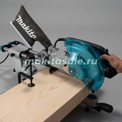 Торцовочная пила по дереву Makita LS1110F